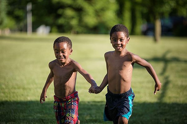 boysrunning_web boysrunning_web