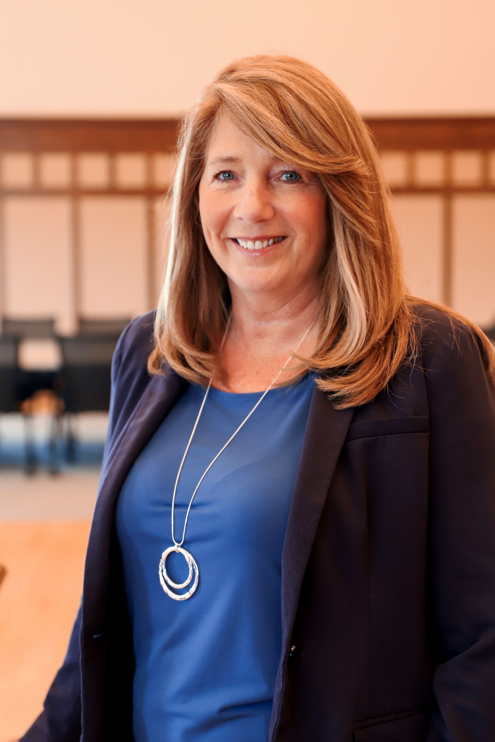 headshot of Kim Murphy